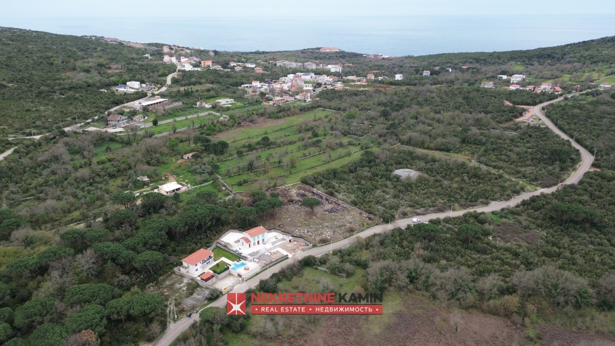 Urbanised 640 m² Plot in the Village of Zagora, Grbalj